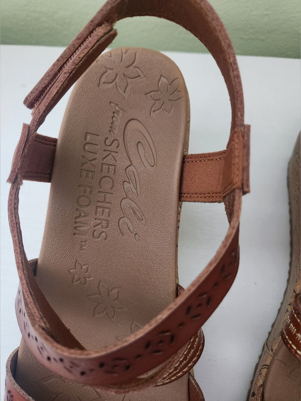 Skechers Beverlee Delicate Glow Brown Wedge Sandals Women's 10 - Picture 3 of 8